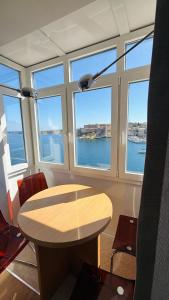 Scenic Harbor Apartment in Historic Three Cities