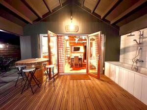 Cozy wellness chalet and private garden with sauna and outdoor bath between Amsterdam Haarlem and Schiphol Airport