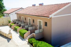 Locandina Living Barbati Corfu
