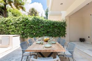 Bright and luxurious family Home in Voula