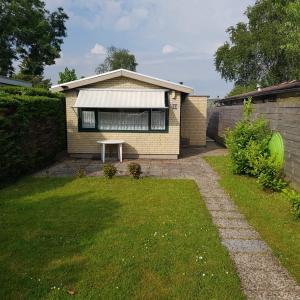Cozy chalet in Opmeer near Amsterdam and Beach