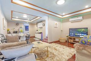 Large House in the middle of Sukhumvit 22 for family