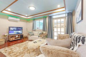 Large House in the middle of Sukhumvit 22 for family