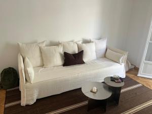 STUDIO MERAKI - Stylish Apartment with Balcony near Kipseli