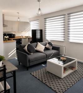 Elegant 1BR Stay Near Trafford Centre