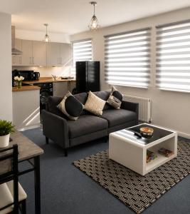 Elegant 1BR Stay Near Trafford Centre