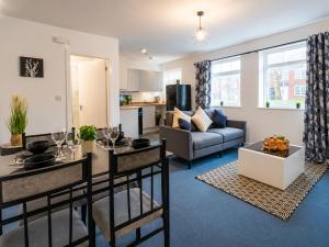 Elegant 1BR Stay Near Trafford Centre