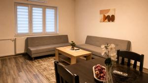 Cozy City Retreat Near Macedonia Square