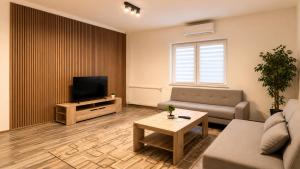 Cozy City Retreat Near Macedonia Square