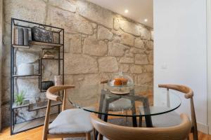 Bright Cozy & Central Studio by HostWise