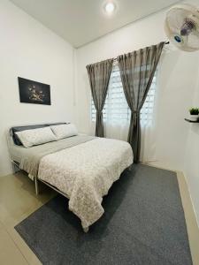 D Azlin Homestay