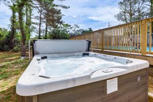 Pool Fun, Beach Days, Dune Hikes! Updated OBX Home