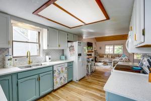Pool Fun, Beach Days, Dune Hikes! Updated OBX Home