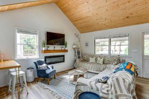 Pool Fun, Beach Days, Dune Hikes! Updated OBX Home