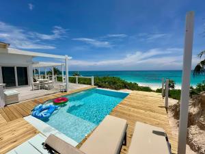 Eleuthera Retreat - Private Villa & Cottages on pink sand beachfront
