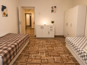 Cozy City Retreat Near Macedonia Square