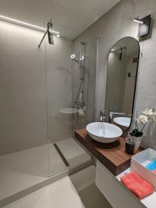 Loving cocoon with furnished balcony