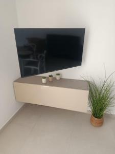 Casa Sorrento - Brand New Apartment with a garden