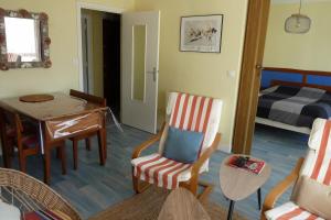 42m overlooking the pine forest and near the sea