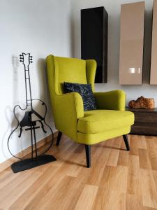 Adrian Home Libra