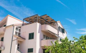 Family Petrov Apartments - Top Floor Penthouse with Large Terrace