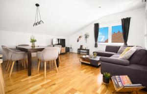 Family Petrov Apartments - Top Floor Penthouse with Large Terrace
