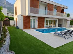 Villa Sheley with private heated pool-Split