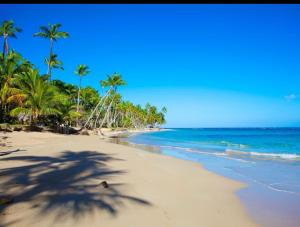 Private Jacuzzi & Garden | BBQ | 3 Mins to Beach