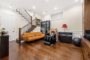 Rare Find Luxury Home Near Beaches with AC and Theatre Room