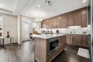Luxury Carrington Home with Central AC, Garage and Games