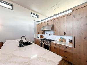 Bear Lake Modern Family Retreat