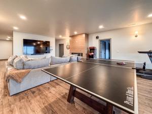 Bear Lake Modern Family Retreat