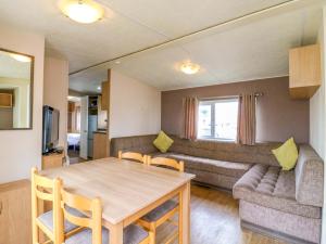 Caravan 102 seawick