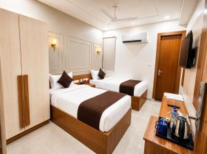 Hotel Atishay Palace Near Temple