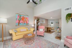 Walk to Beach Cowboy Pool Sleeps 6
