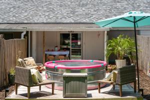 Walk to Beach Cowboy Pool Sleeps 6