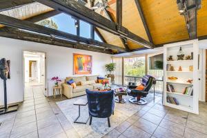 Sedona Wellness Retreat Near Trails and Downtown
