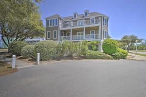 Stylish Coastal Home Walk to Beach