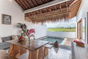 NEW! Sawah Escape 2BR Private Pool, Scenic Views & Peaceful Escape