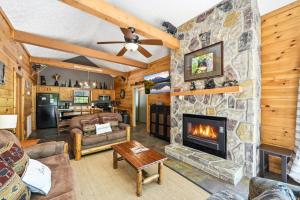 Cedar Ridge Haven Hot Tub Fireplace More