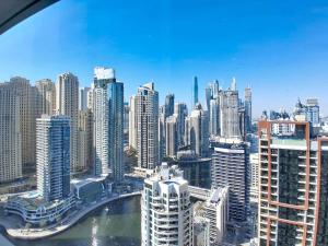 Vacationer Holiday Homes l High Rise 1 Bedroom l Stunning Views of Marina