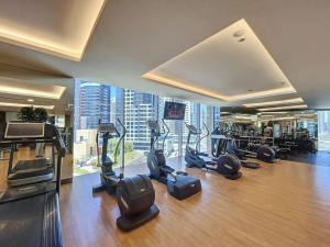 Vacationer Holiday Homes l High Rise 1 Bedroom l Stunning Views of Marina