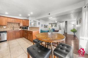 Pitt Paradise Pet Friendly Oasis - An Irvie Home