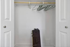 Steps to FIFA Fan Fest - Stylish 1BR with Mountain Views