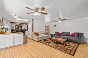 Lake Arrowhead Mountain Retreat With Pool Table Near Village And Hiking