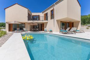 Villa Olive Court Kras