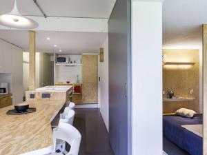 Ski aux pieds, appart 3p rénové, balcons - FR-1-346-331