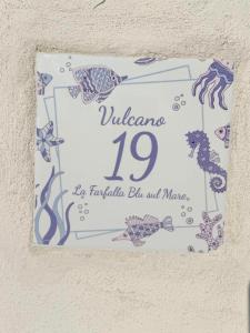la farfalla blu sul mare