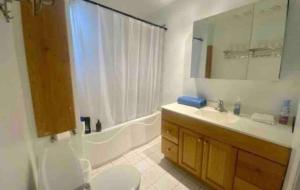 FULL KITCHEN 4min from DTOWN Room B