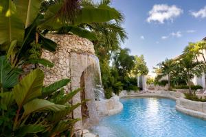 Blue Monkey Hotel & Beach Club
